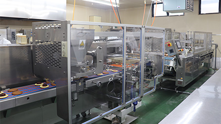 The Full Automatic Dorayaki Machine producing multiple varieties of dorayaki.